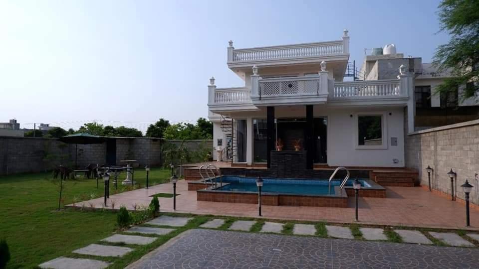 Greystone Villa: Luxurious Retreat with Pool and Entertainment Amritsar Exterior photo