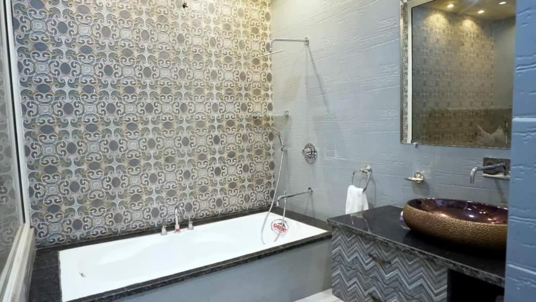 Greystone Villa: Luxurious Retreat with Pool and Entertainment Amritsar Exterior photo