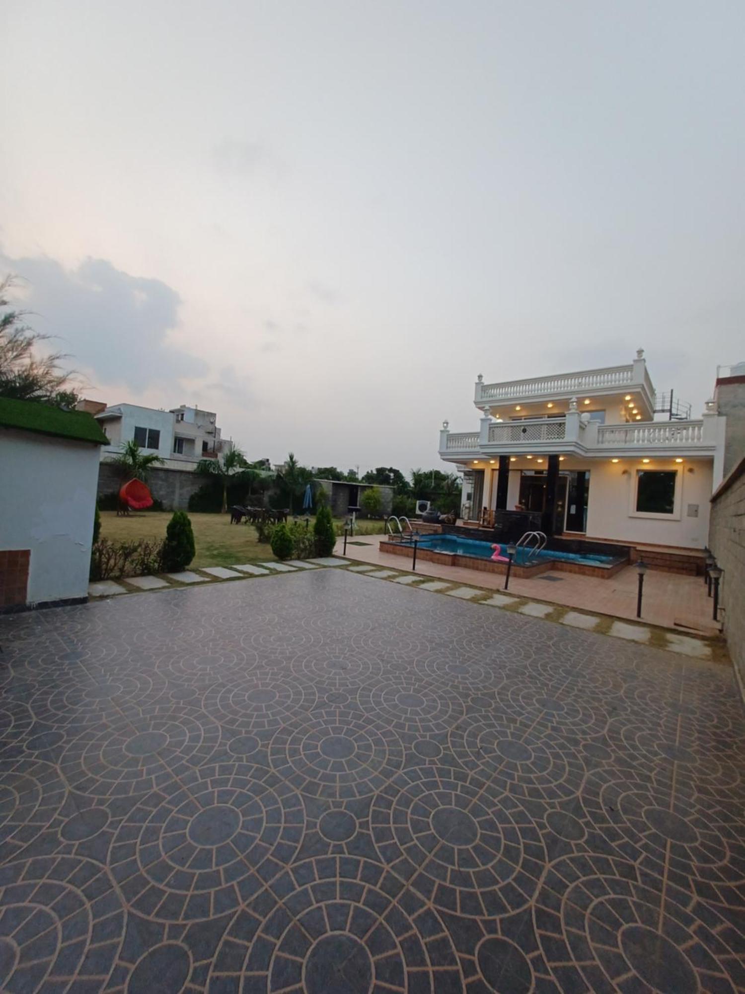 Greystone Villa: Luxurious Retreat with Pool and Entertainment Amritsar Exterior photo