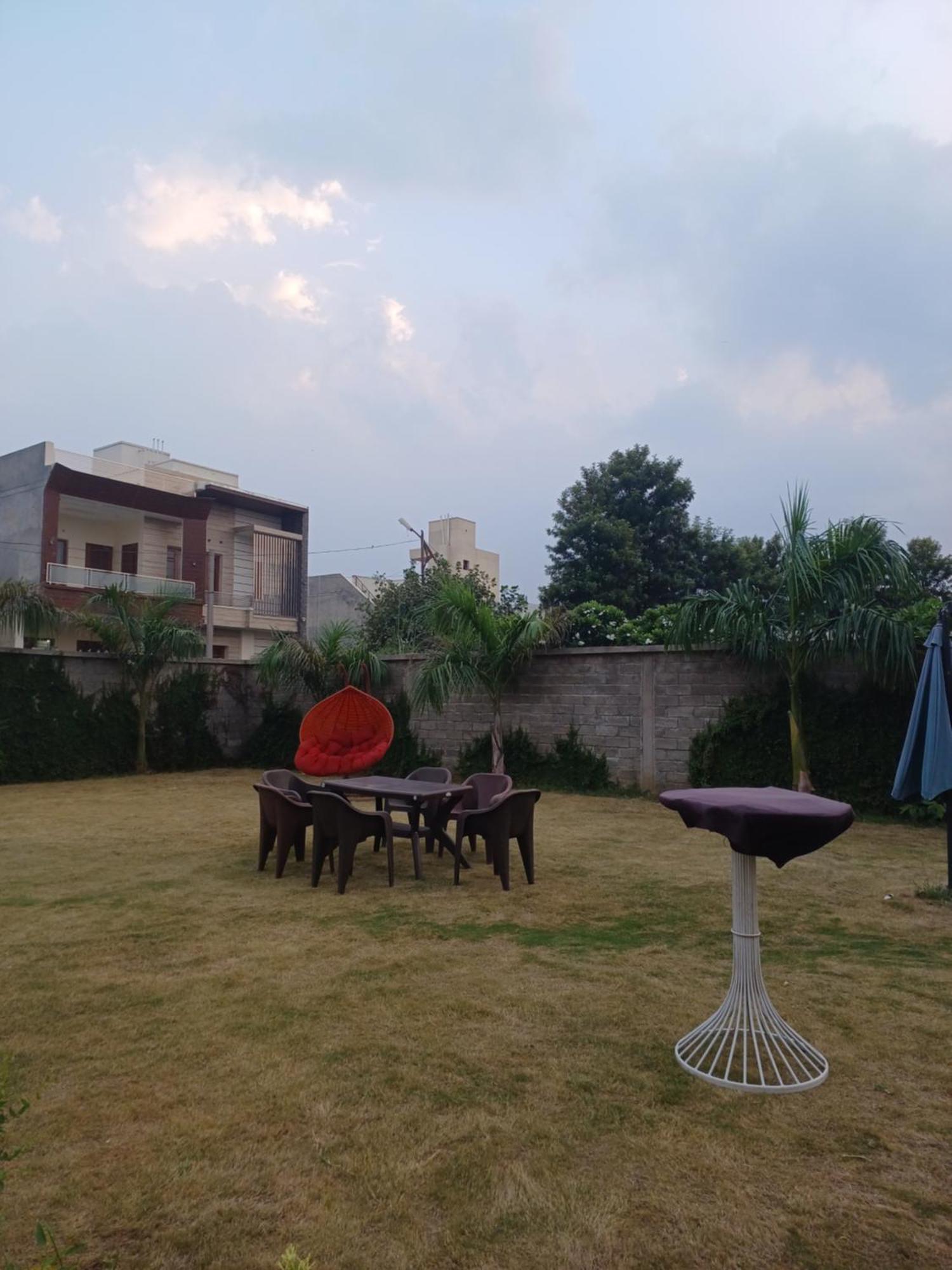 Greystone Villa: Luxurious Retreat with Pool and Entertainment Amritsar Exterior photo