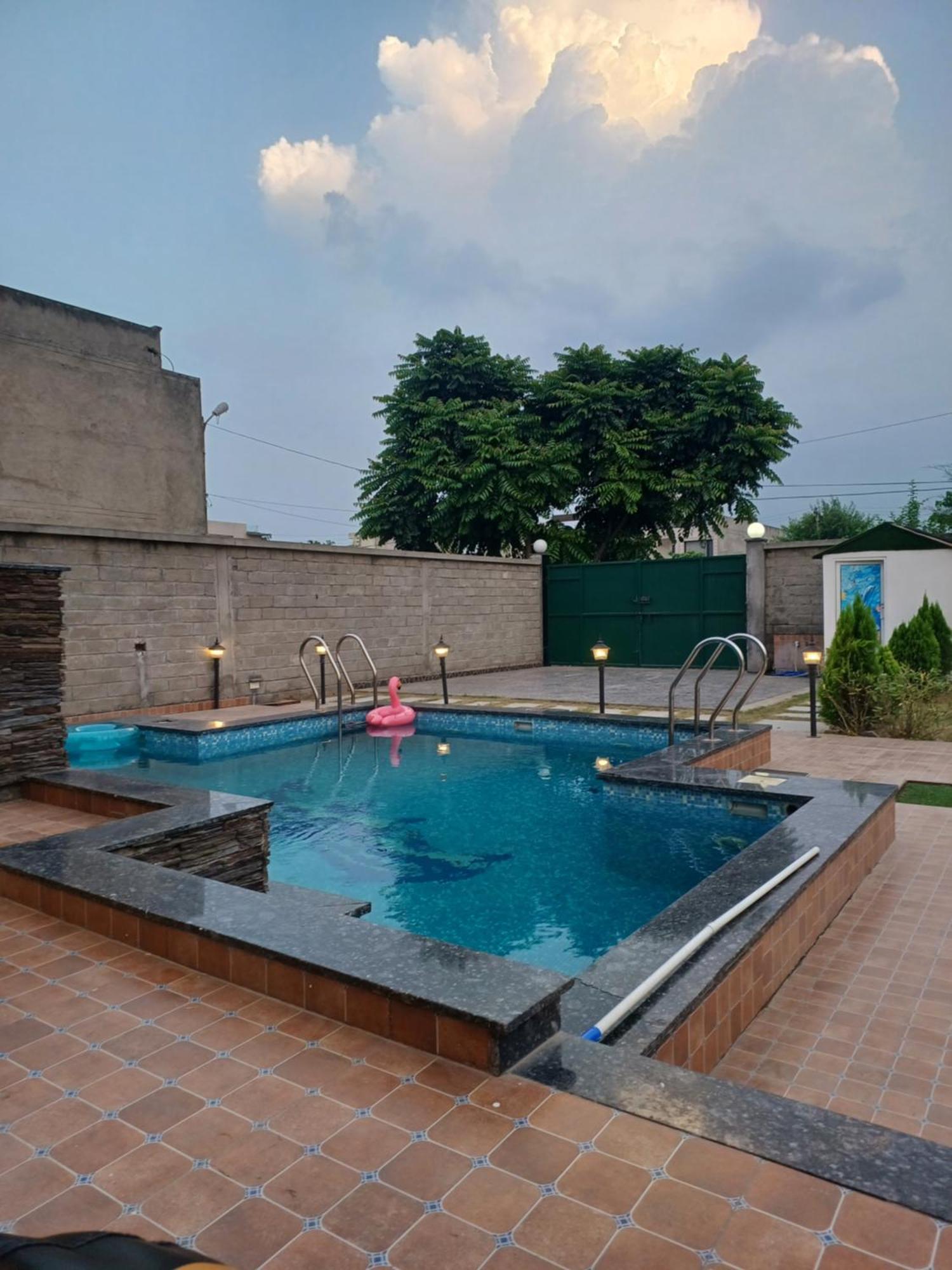 Greystone Villa: Luxurious Retreat with Pool and Entertainment Amritsar Exterior photo